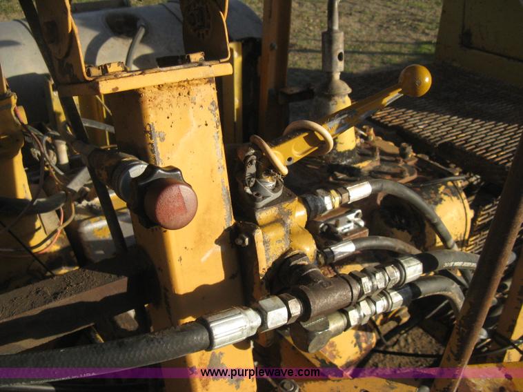 image for item H4356 HayBuster H1100 Big Bite self-contained hay grinder