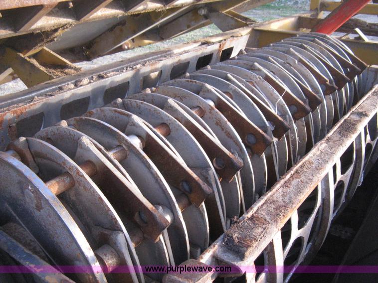 image for item H4356 HayBuster H1100 Big Bite self-contained hay grinder