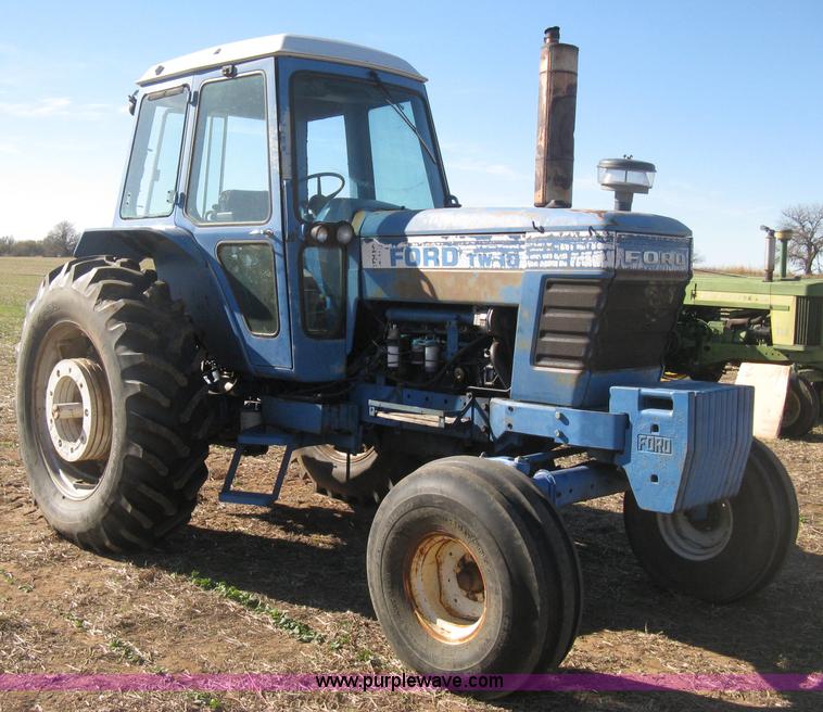 image for item H4368 Ford TW-10 tractor