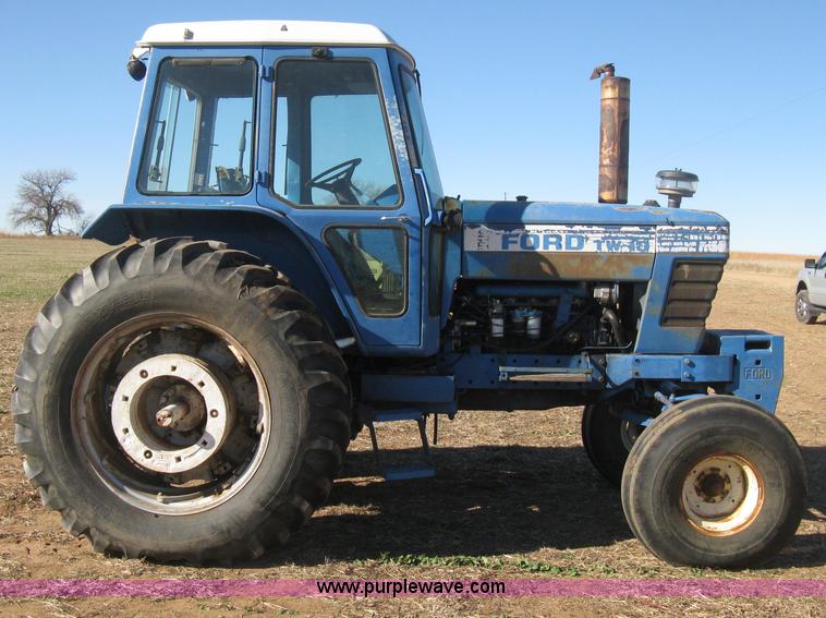 image for item H4368 Ford TW-10 tractor