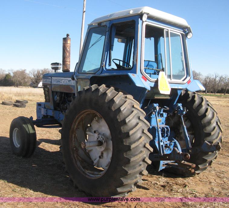 image for item H4368 Ford TW-10 tractor