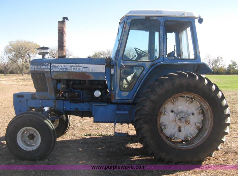 image for item H4368 Ford TW-10 tractor