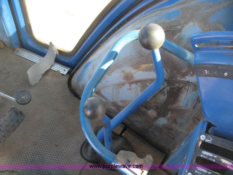 image for item H4368 Ford TW-10 tractor