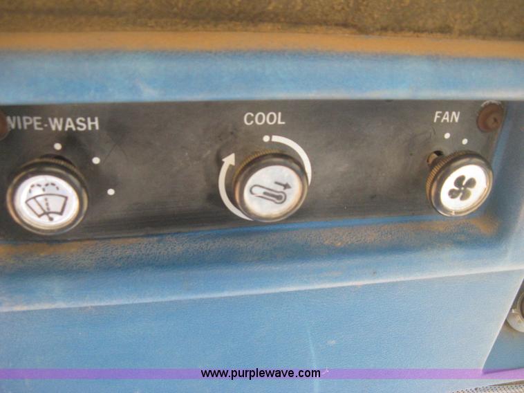 image for item H4368 Ford TW-10 tractor