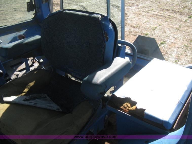 image for item H4368 Ford TW-10 tractor