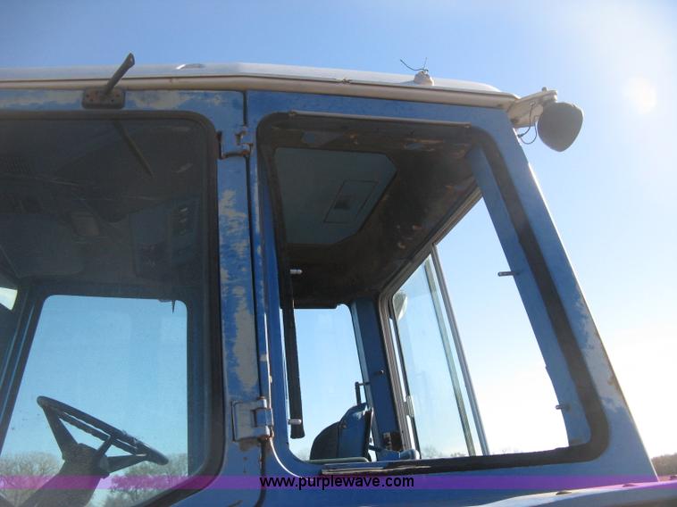 image for item H4368 Ford TW-10 tractor