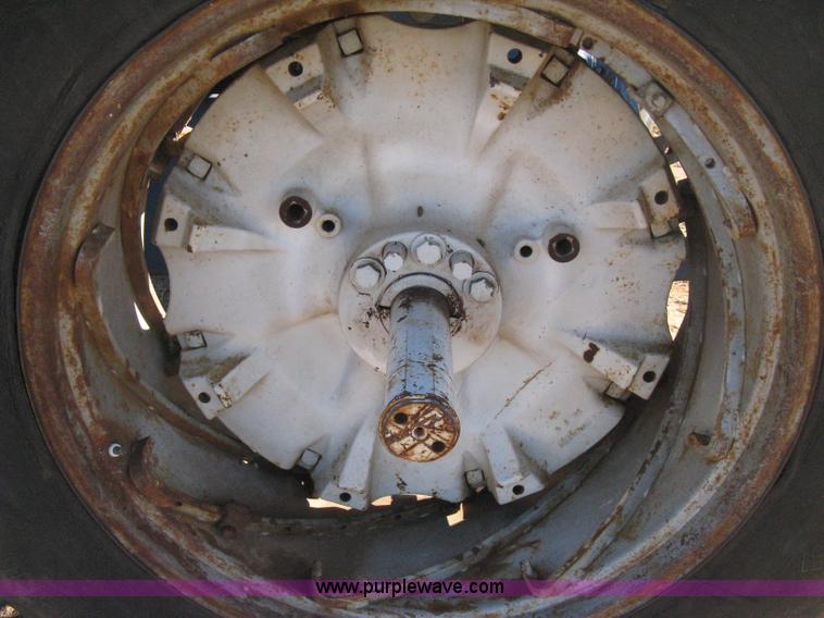 image for item H4368 Ford TW-10 tractor