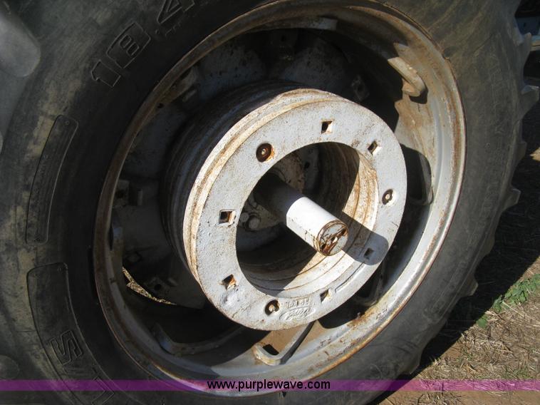 image for item H4368 Ford TW-10 tractor