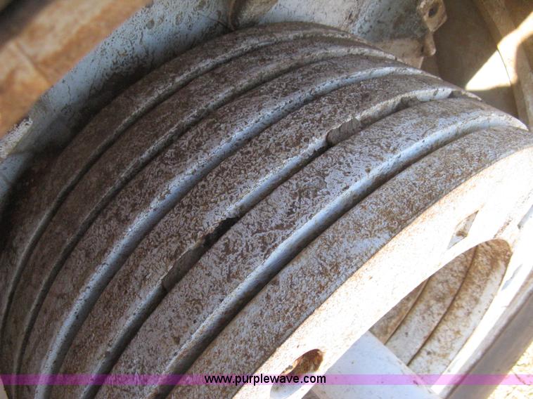 image for item H4368 Ford TW-10 tractor