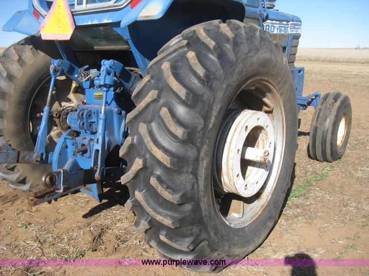 image for item H4368 Ford TW-10 tractor