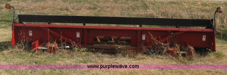 image for item H4371 1999 Case 1083 eight row corn head