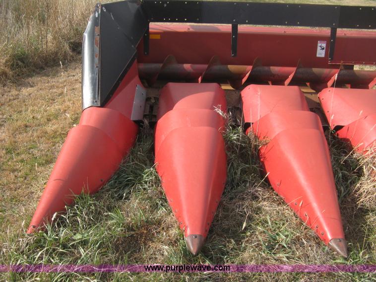 image for item H4371 1999 Case 1083 eight row corn head