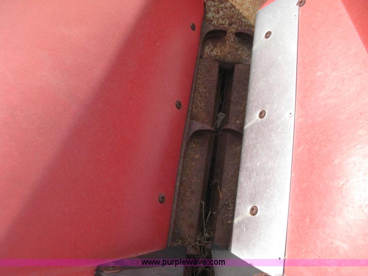 image for item H4371 1999 Case 1083 eight row corn head