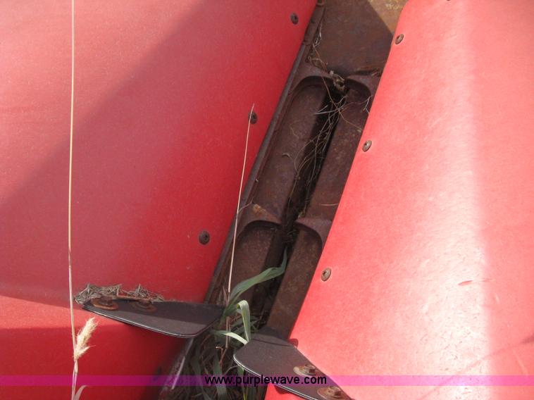 image for item H4371 1999 Case 1083 eight row corn head