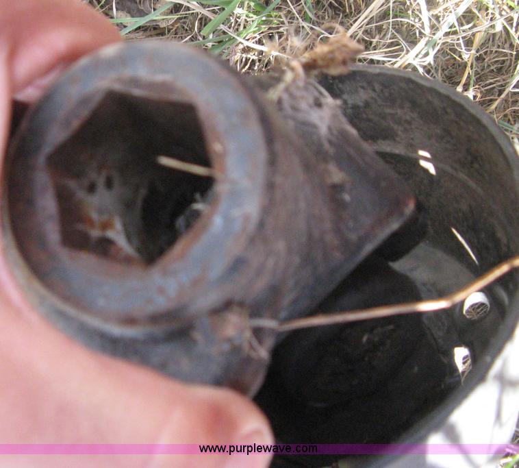 image for item H4371 1999 Case 1083 eight row corn head