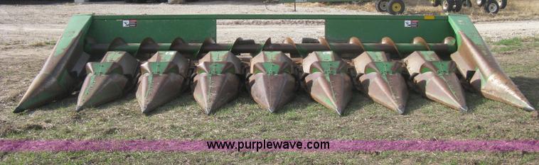 image for item H4372 John Deere 843 eight row corn head