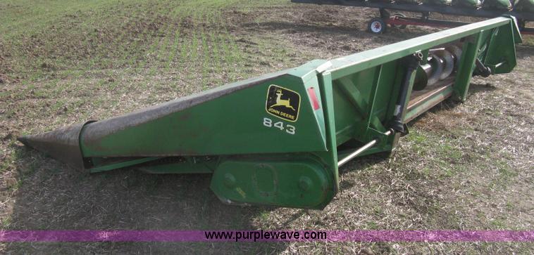 image for item H4372 John Deere 843 eight row corn head