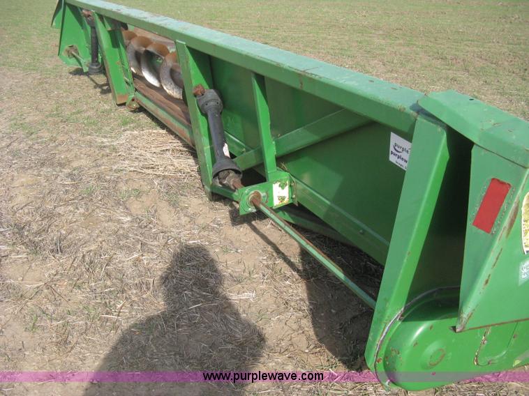 image for item H4372 John Deere 843 eight row corn head
