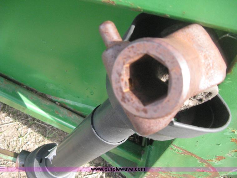 image for item H4372 John Deere 843 eight row corn head