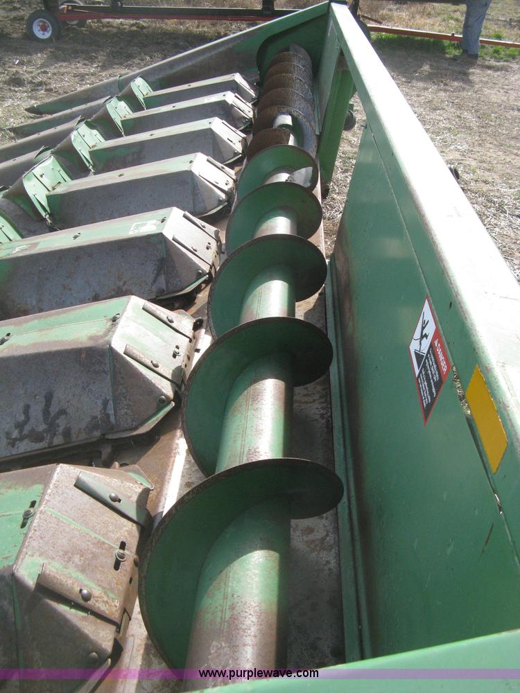 image for item H4372 John Deere 843 eight row corn head