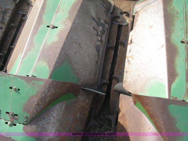 image for item H4372 John Deere 843 eight row corn head