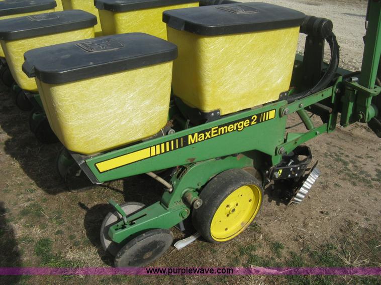 image for item H4374 1990 John Deere 7300 eight row planter