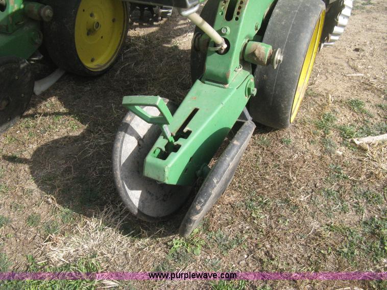 image for item H4374 1990 John Deere 7300 eight row planter