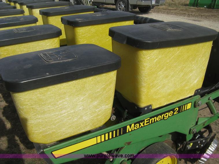 image for item H4374 1990 John Deere 7300 eight row planter