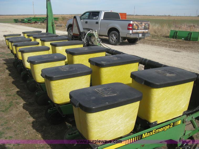 image for item H4374 1990 John Deere 7300 eight row planter