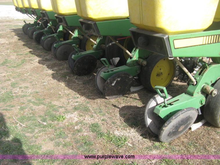 image for item H4374 1990 John Deere 7300 eight row planter