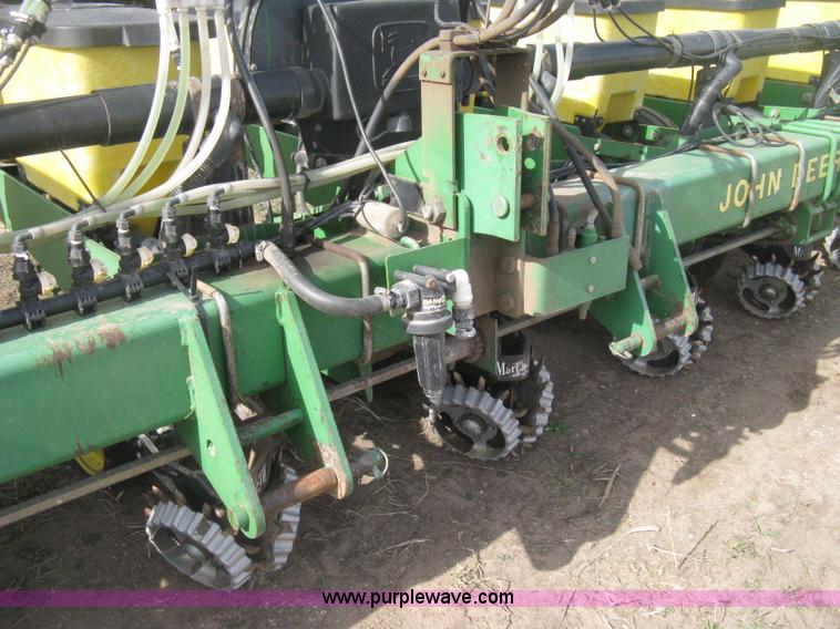 image for item H4374 1990 John Deere 7300 eight row planter
