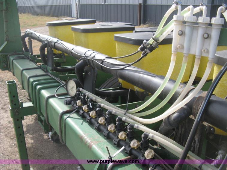 image for item H4374 1990 John Deere 7300 eight row planter