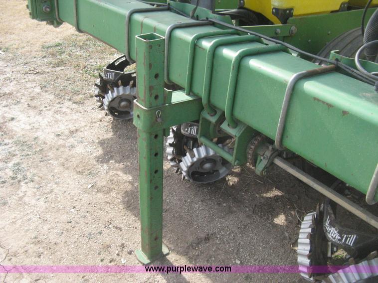 image for item H4374 1990 John Deere 7300 eight row planter