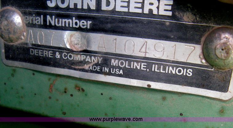 image for item H4374 1990 John Deere 7300 eight row planter