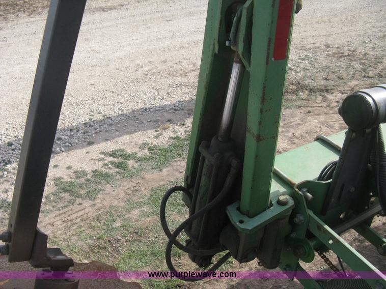 image for item H4374 1990 John Deere 7300 eight row planter