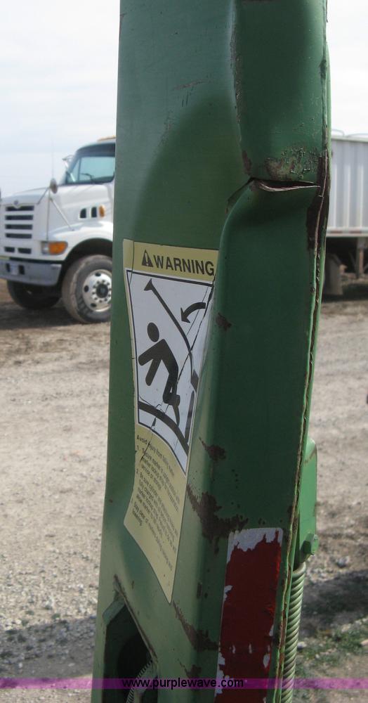 image for item H4374 1990 John Deere 7300 eight row planter