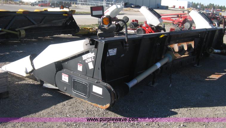 image for item H4383 2005 Harvestec 4308C eight row corn head