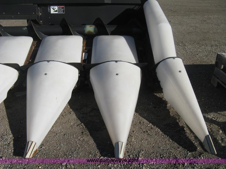 image for item H4383 2005 Harvestec 4308C eight row corn head
