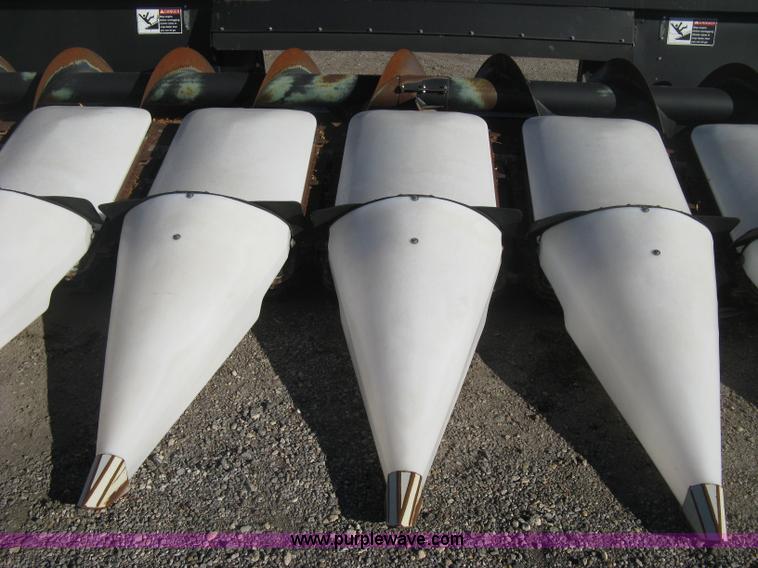image for item H4383 2005 Harvestec 4308C eight row corn head
