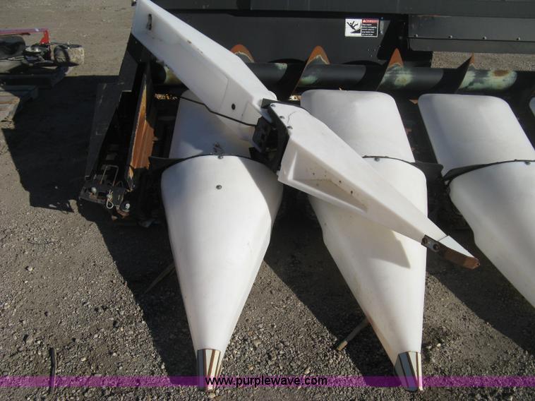 image for item H4383 2005 Harvestec 4308C eight row corn head