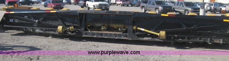 image for item H4394 2005 Challenger CH1230 12 row corn head