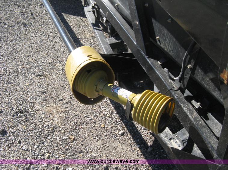 image for item H4394 2005 Challenger CH1230 12 row corn head