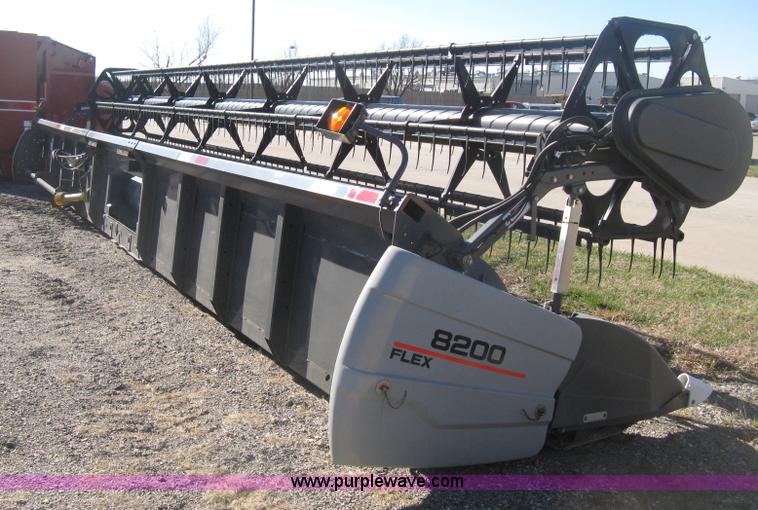 image for item H4396 2008 Gleaner 8200 flex head
