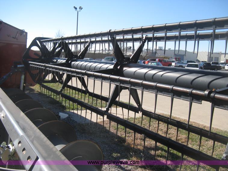 image for item H4396 2008 Gleaner 8200 flex head