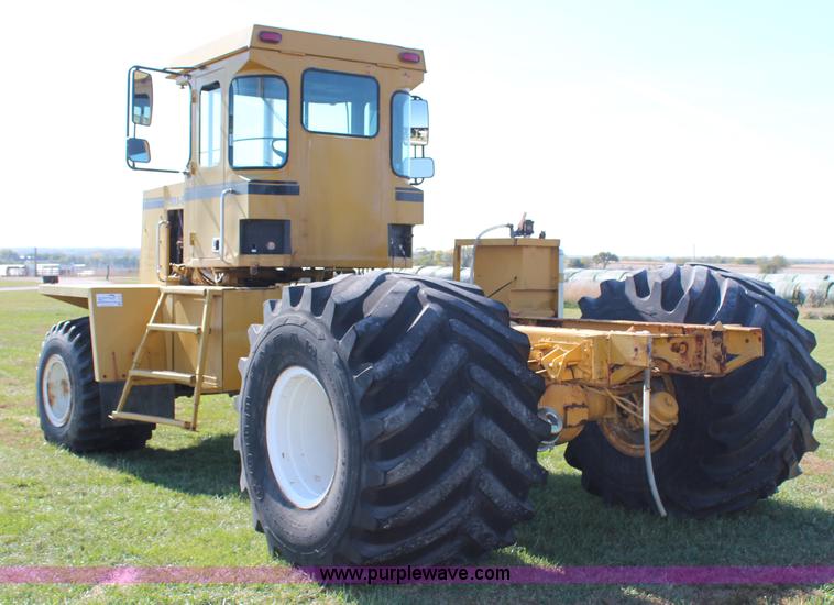 image for item H6787 1988 Ag-Chem TerraGator 1664T floater chassis