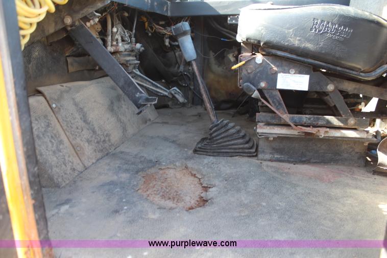 image for item H6787 1988 Ag-Chem TerraGator 1664T floater chassis