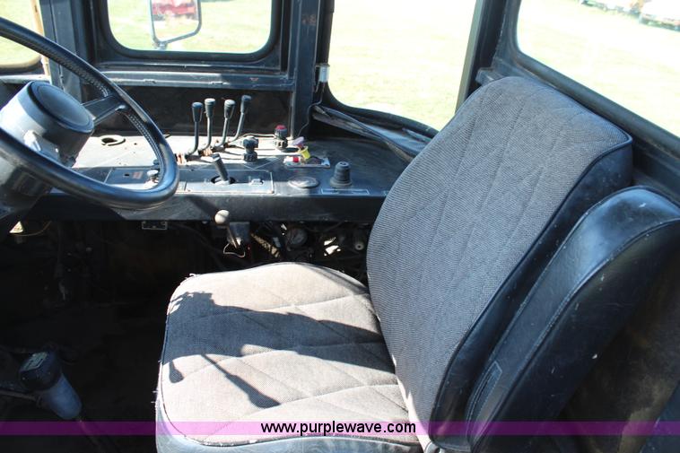 image for item H6787 1988 Ag-Chem TerraGator 1664T floater chassis