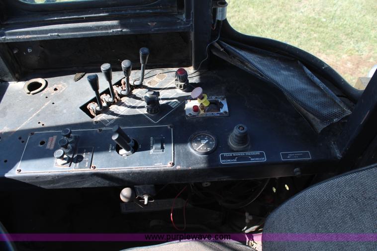 image for item H6787 1988 Ag-Chem TerraGator 1664T floater chassis