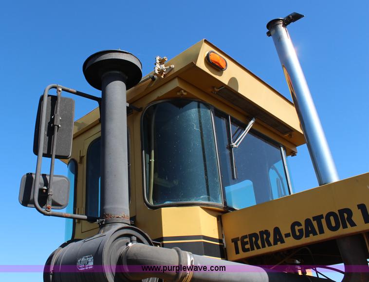 image for item H6787 1988 Ag-Chem TerraGator 1664T floater chassis