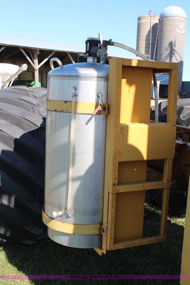 image for item H6787 1988 Ag-Chem TerraGator 1664T floater chassis